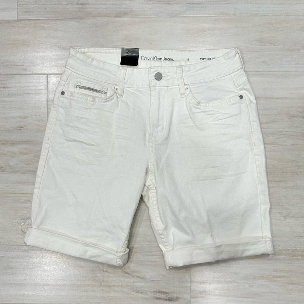 NWT Calvin Klein White Cuffed Denim Shorts